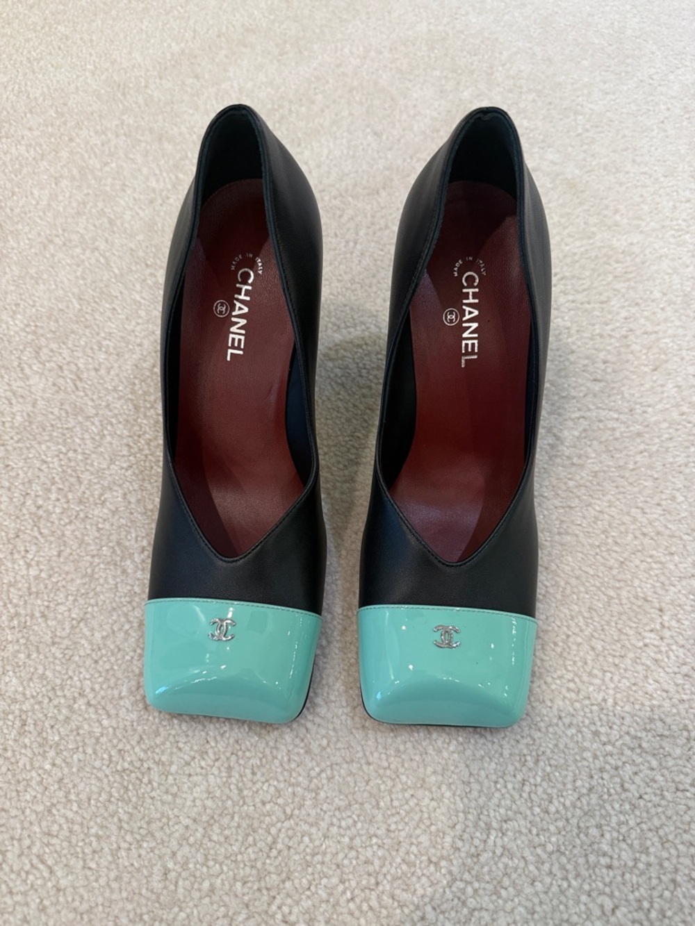 BRAND NEW 26S Chanel Black Lambskin Green Patent Toe Pump Shoes Matthieu Blazy - Picture 1 of 6